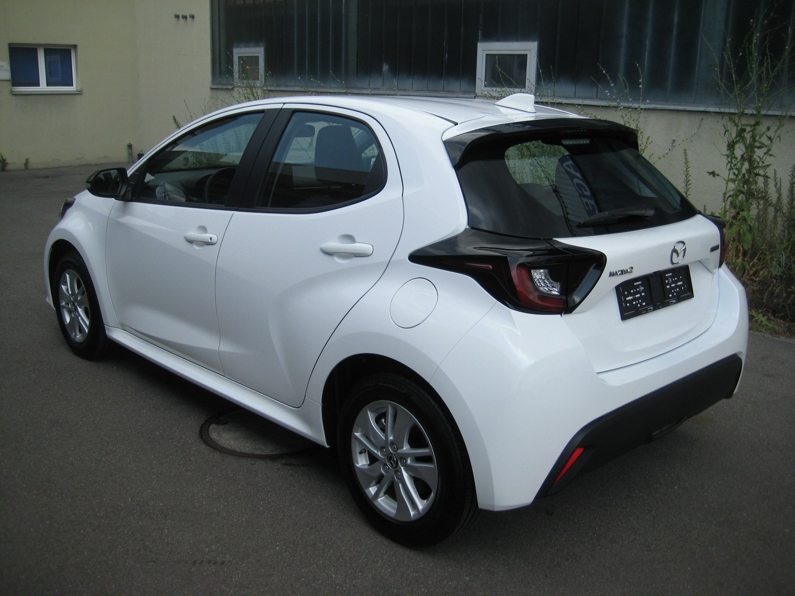 MAZDA 2 Hybrid Centre-line-image-2