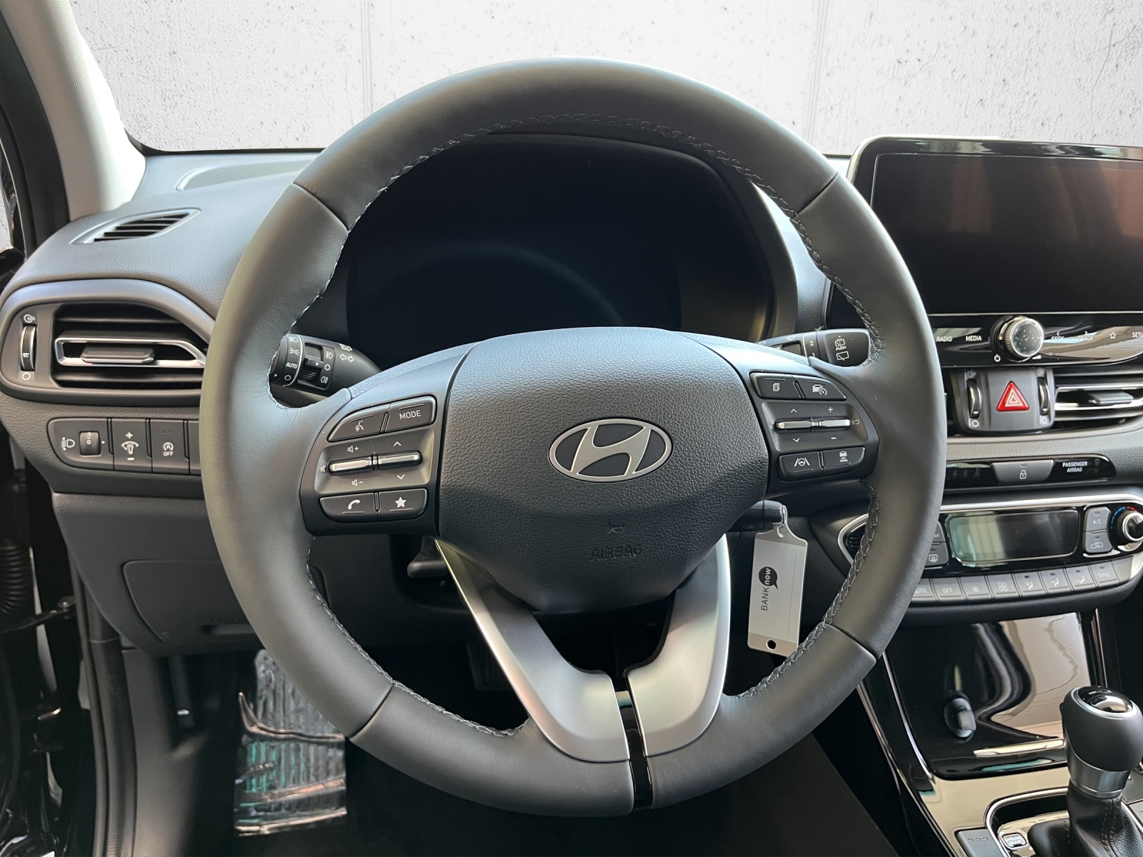 HYUNDAI i30 1.5 T-GDi Amplia 48V MH DCT-image-9
