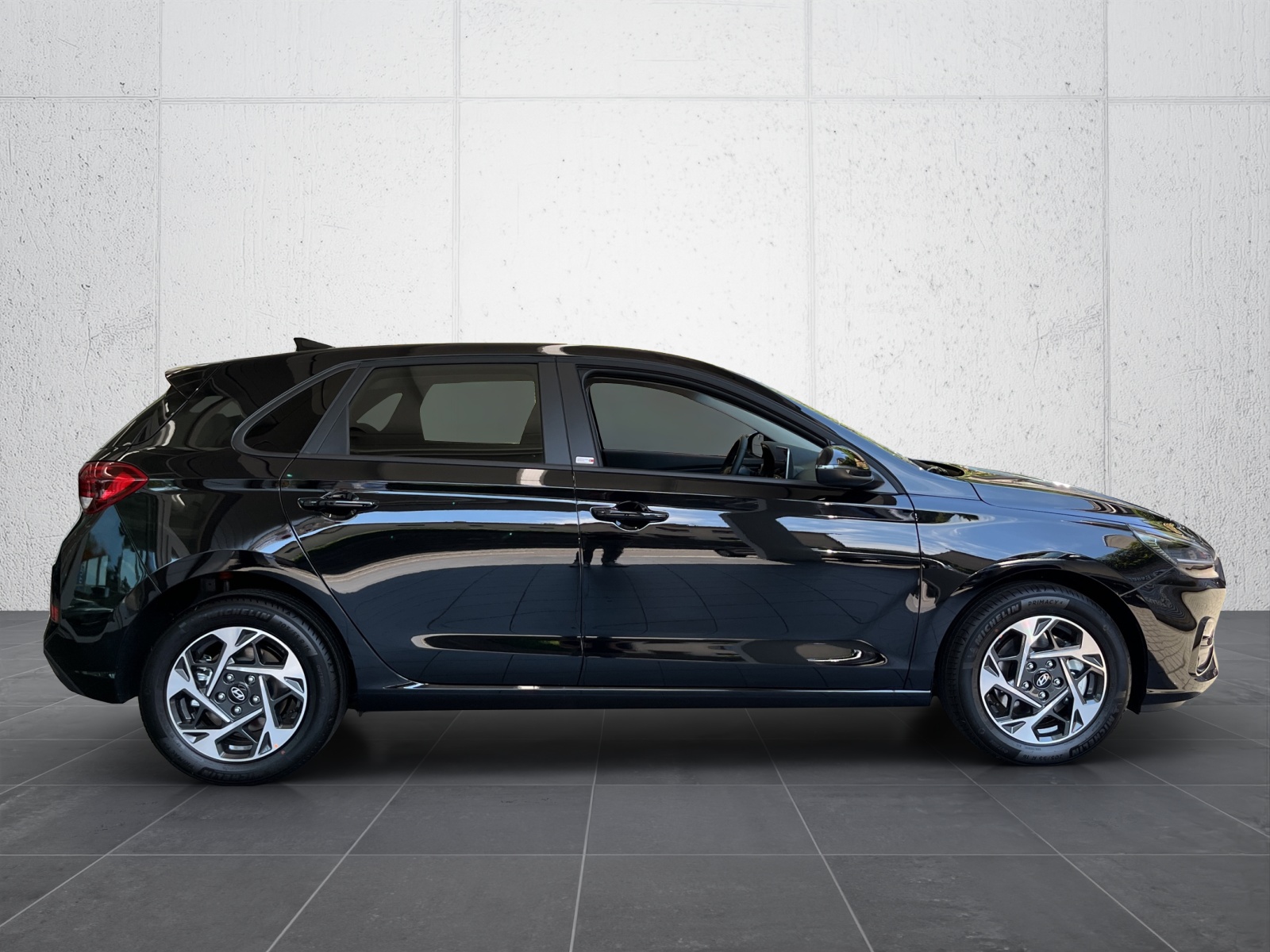 HYUNDAI i30 1.5 T-GDi Amplia 48V MH DCT-image-4