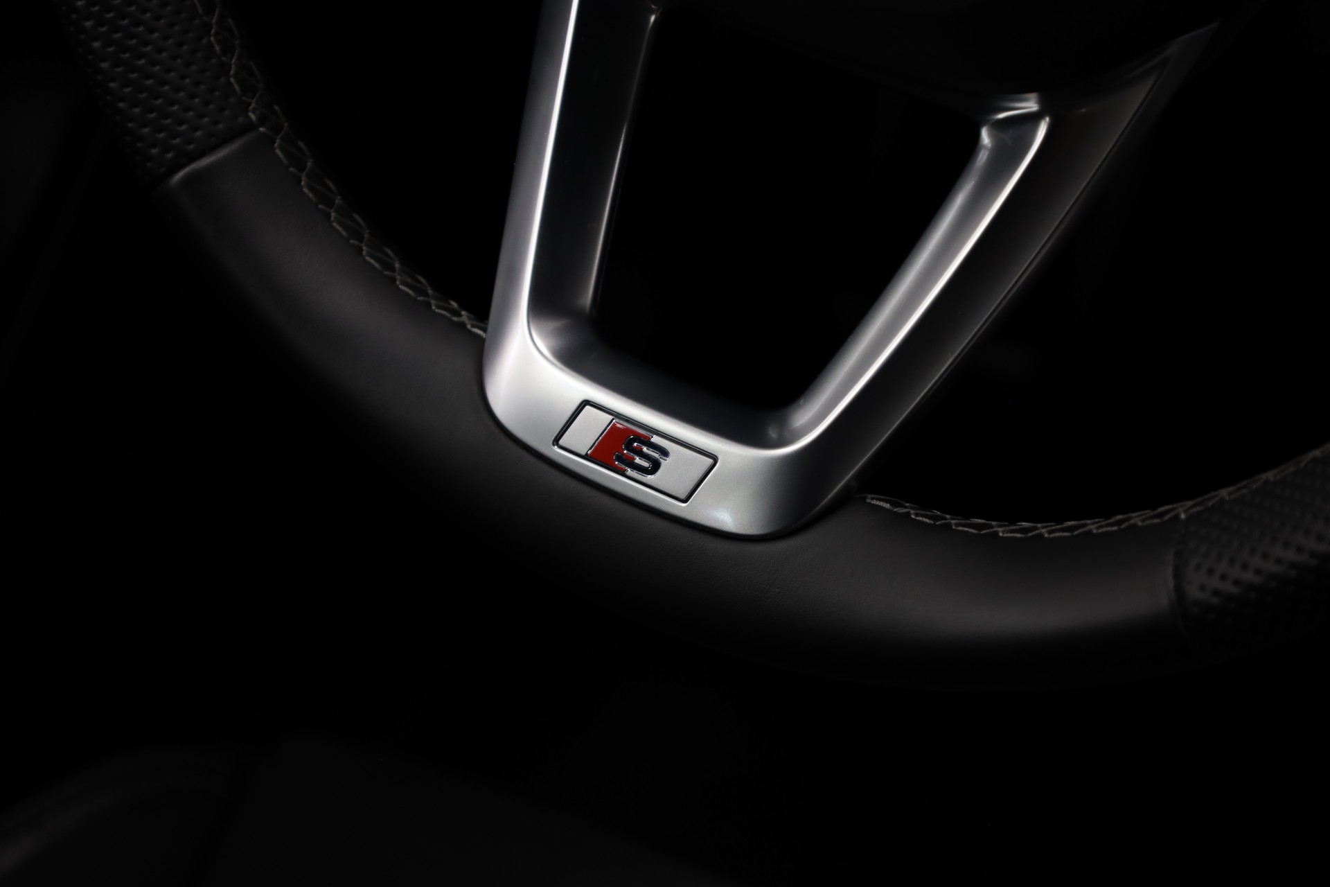 AUDI Q5 2.0 45 TFSI S Line quattro S-Tronic-image-18