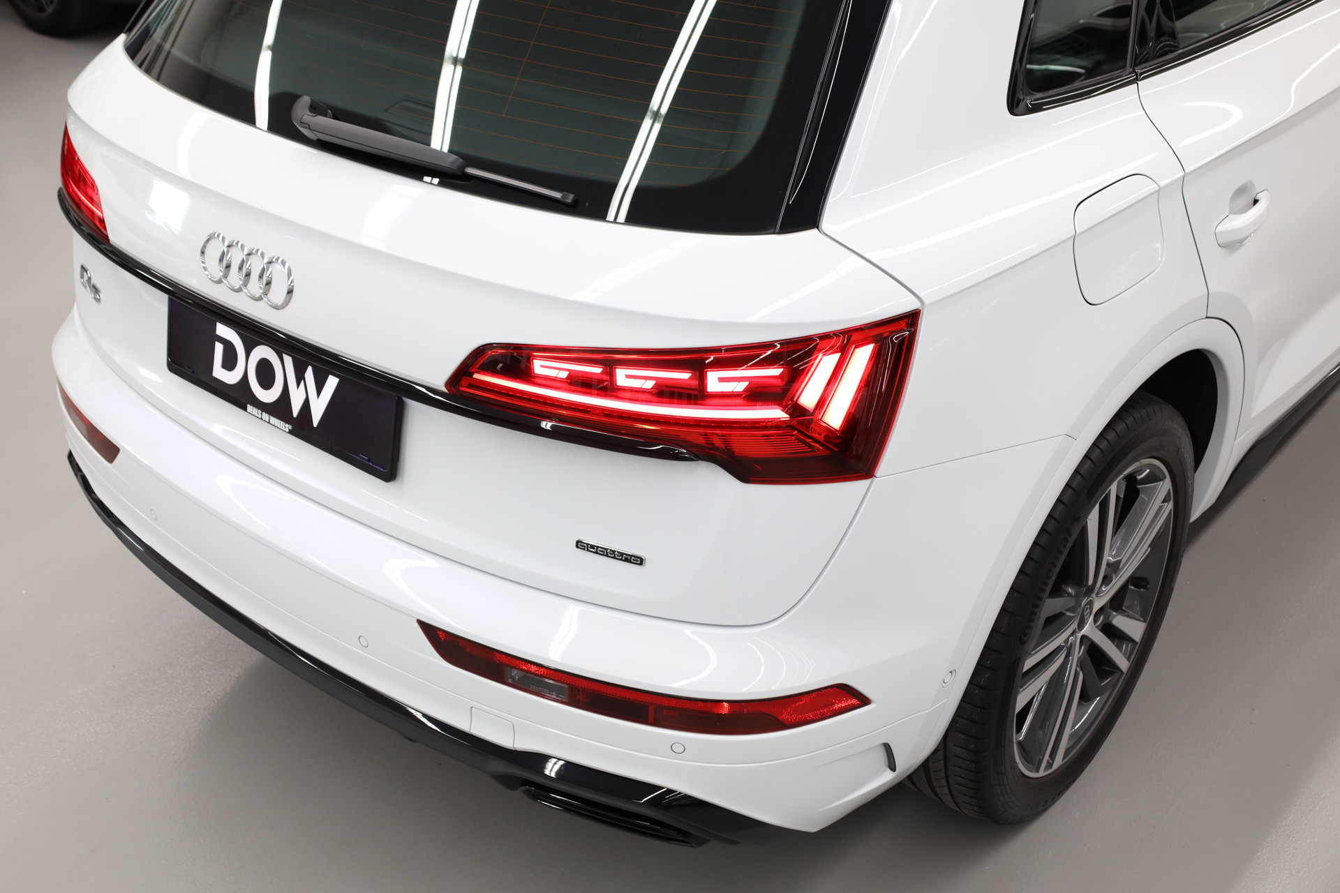 AUDI Q5 2.0 45 TFSI S Line quattro S-Tronic-image-8