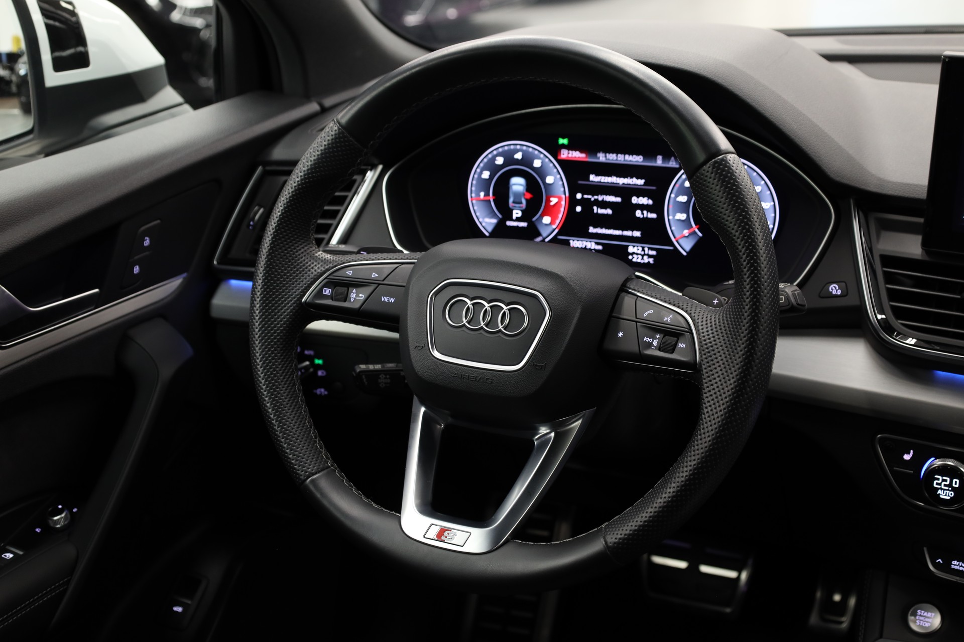 AUDI Q5 2.0 45 TFSI S Line quattro S-Tronic-image-17