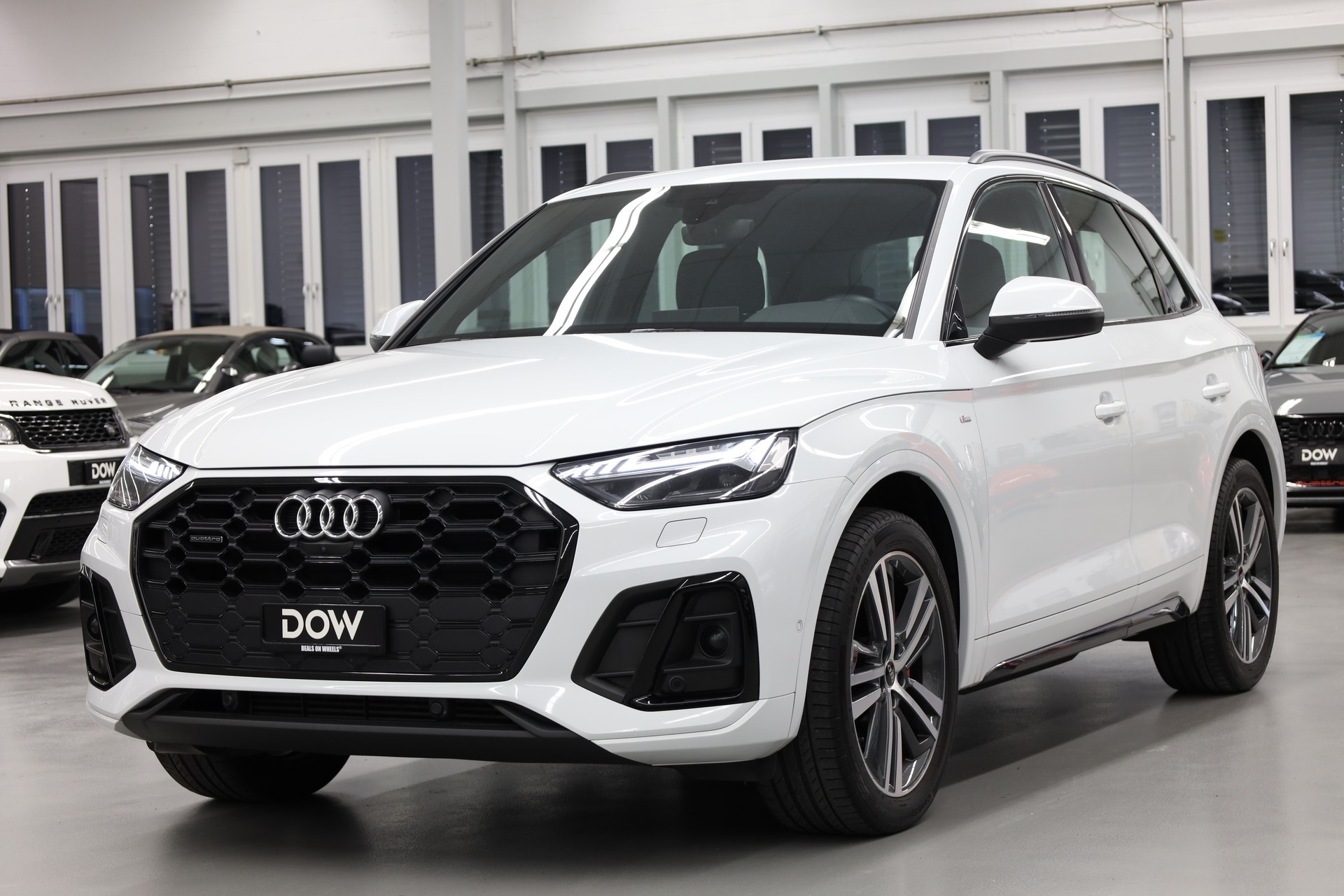 AUDI Q5 2.0 45 TFSI S Line quattro S-Tronic-image-2