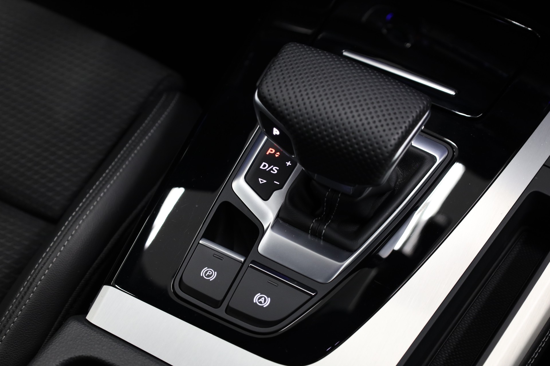 AUDI Q5 2.0 45 TFSI S Line quattro S-Tronic-image-21
