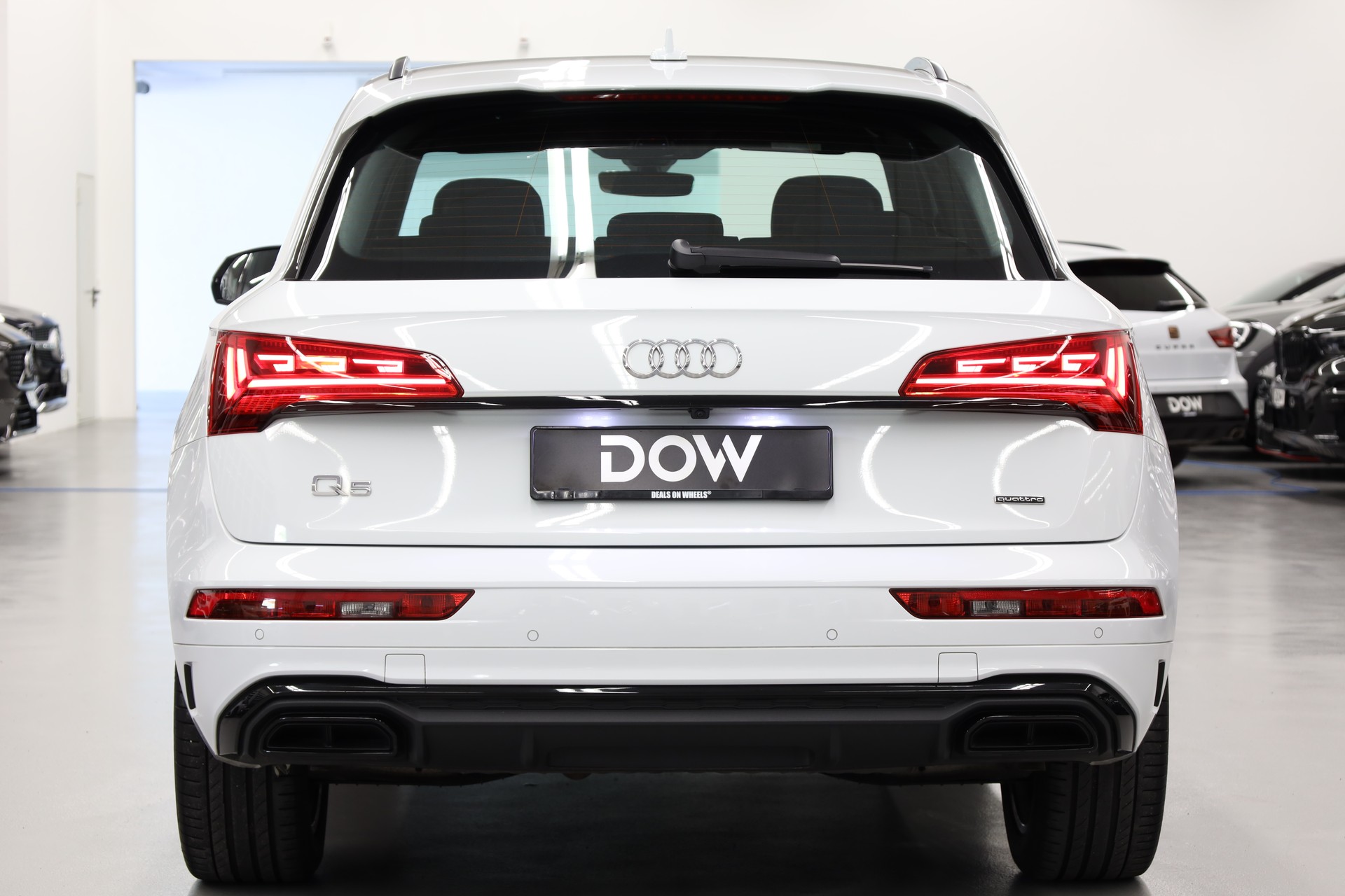 AUDI Q5 2.0 45 TFSI S Line quattro S-Tronic-image-6