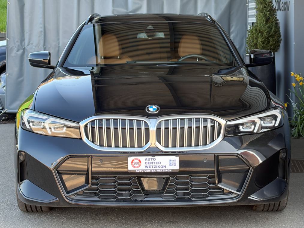 BMW 320d xDrive 48V Touring Steptronic M Sport-image-0