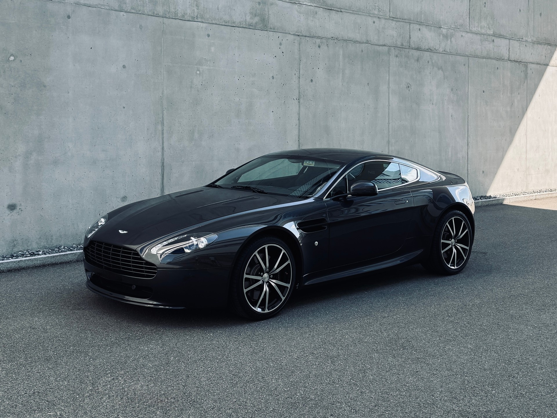 ASTON MARTIN V8 Vantage 4.7 N420 Sportshift-image-3