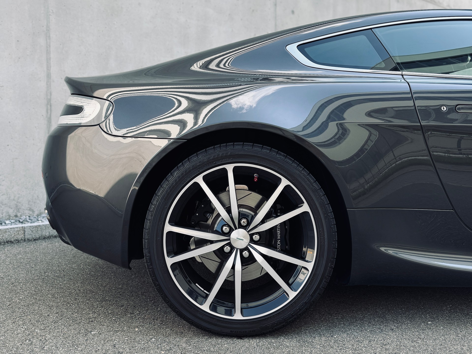 ASTON MARTIN V8 Vantage 4.7 N420 Sportshift-image-5