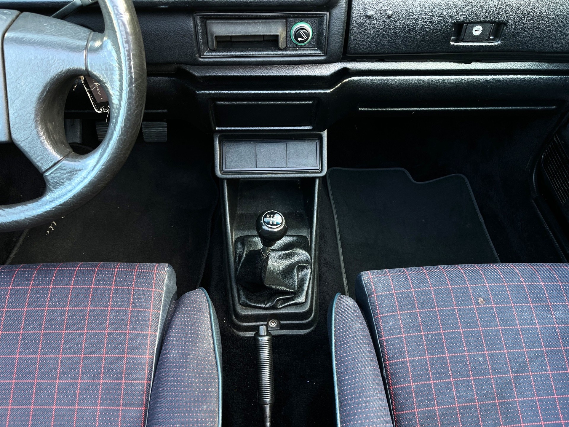 VW Golf Cabriolet 1800 (GL)-image-12