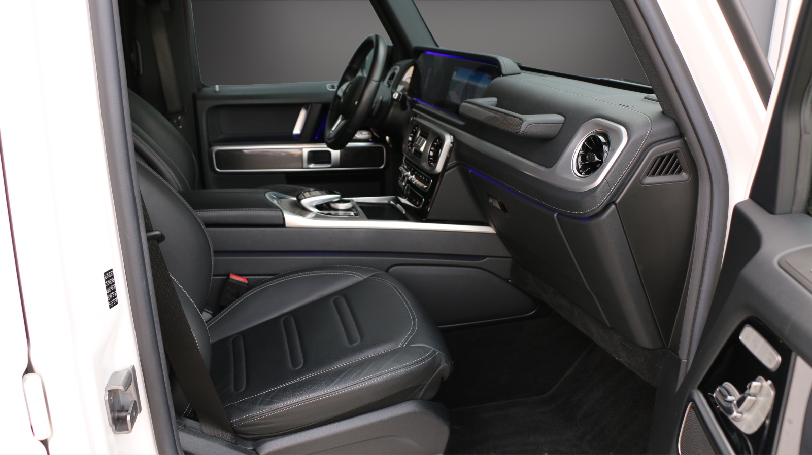 MERCEDES-BENZ G 500 AMG Line-image-10