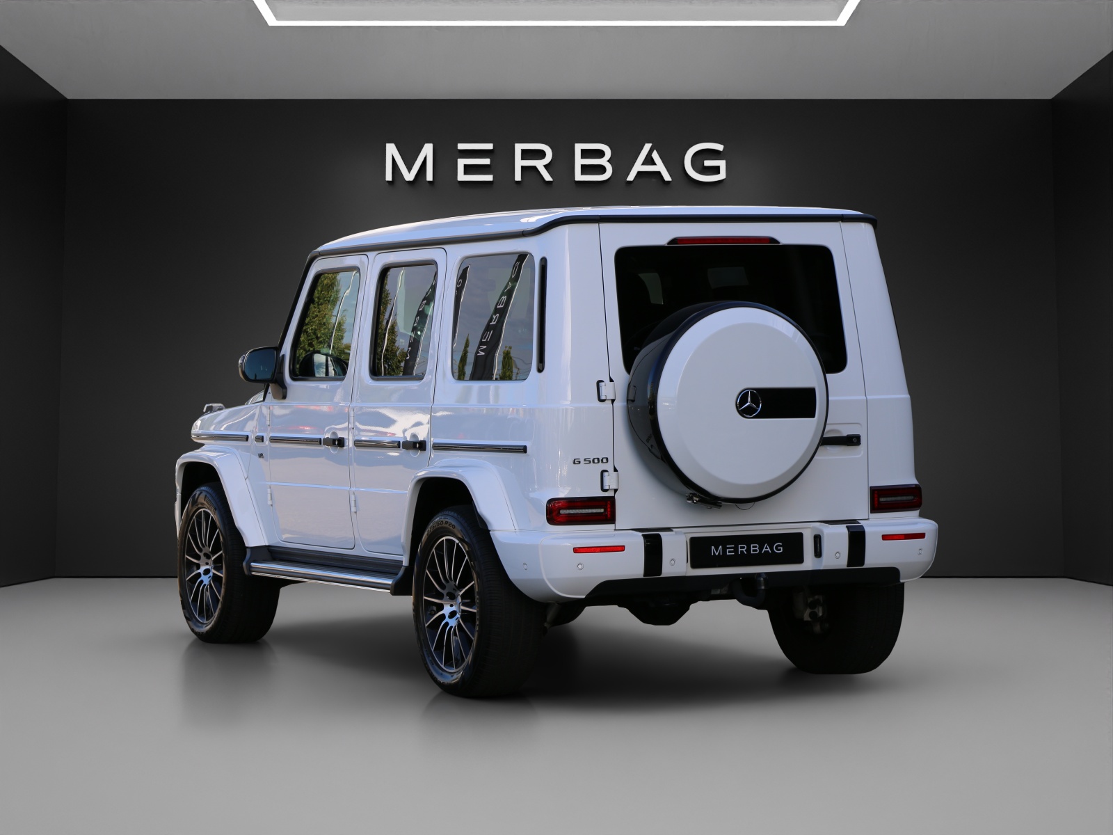 MERCEDES-BENZ G 500 AMG Line-image-2
