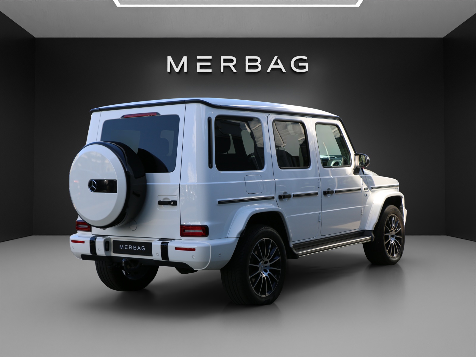MERCEDES-BENZ G 500 AMG Line-image-4