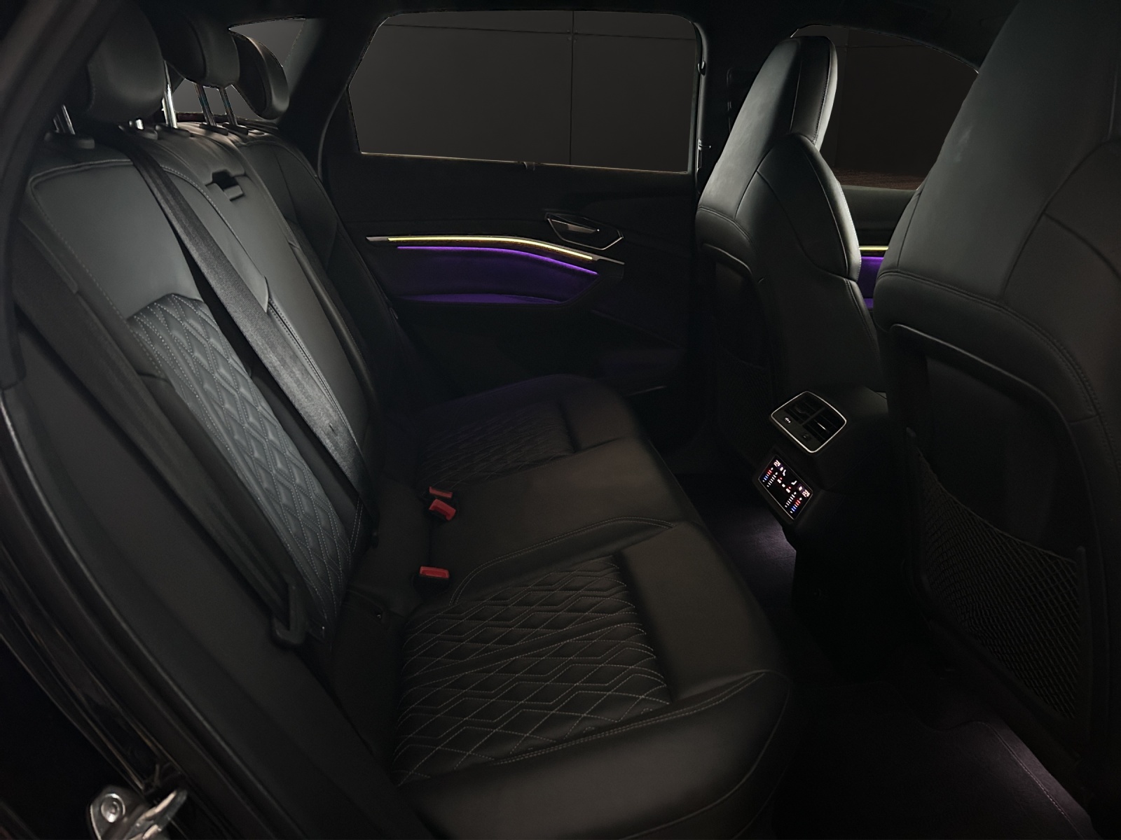 AUDI e-tron 55 S Line quattro-image-16