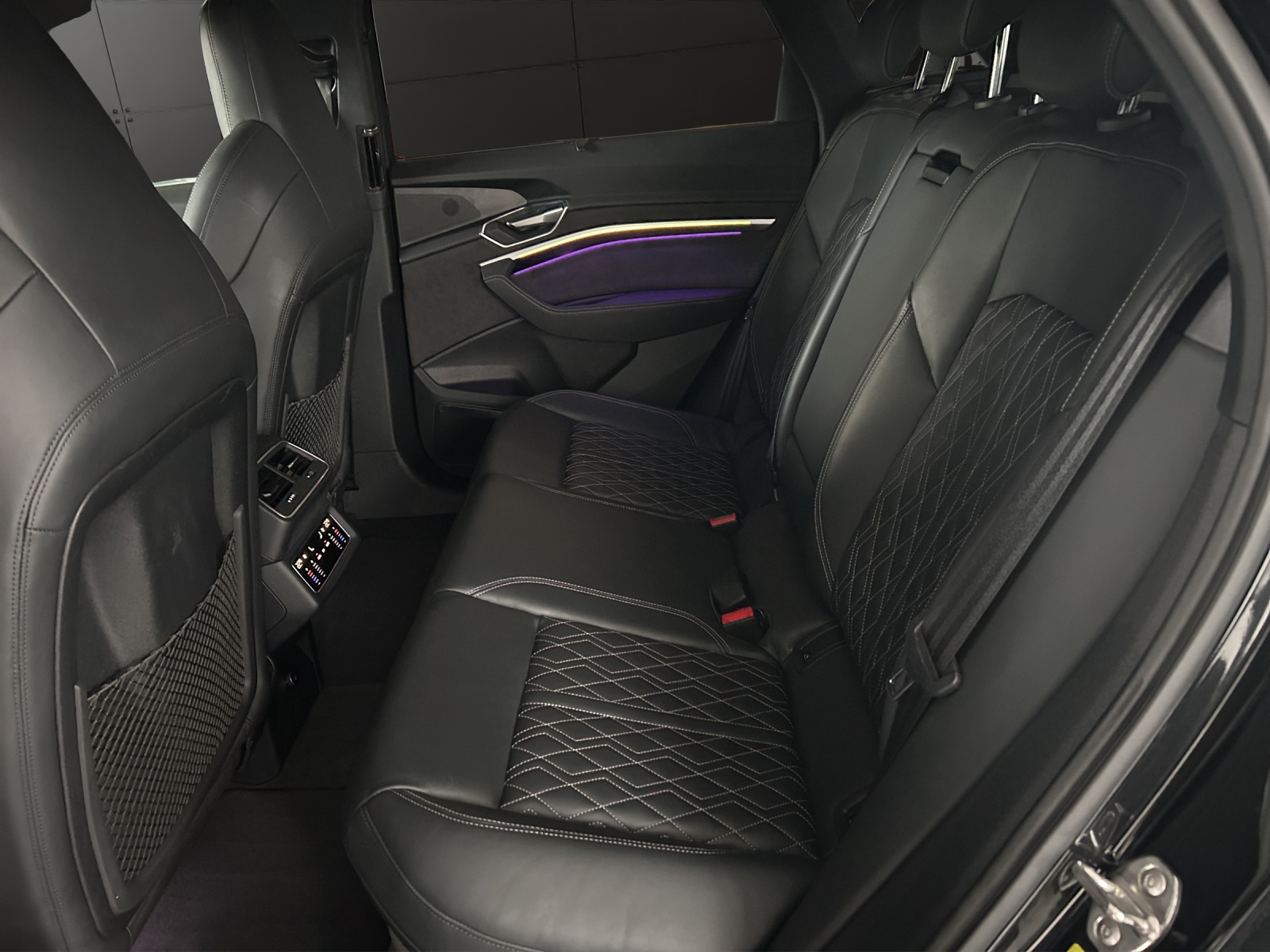 AUDI e-tron 55 S Line quattro-image-12