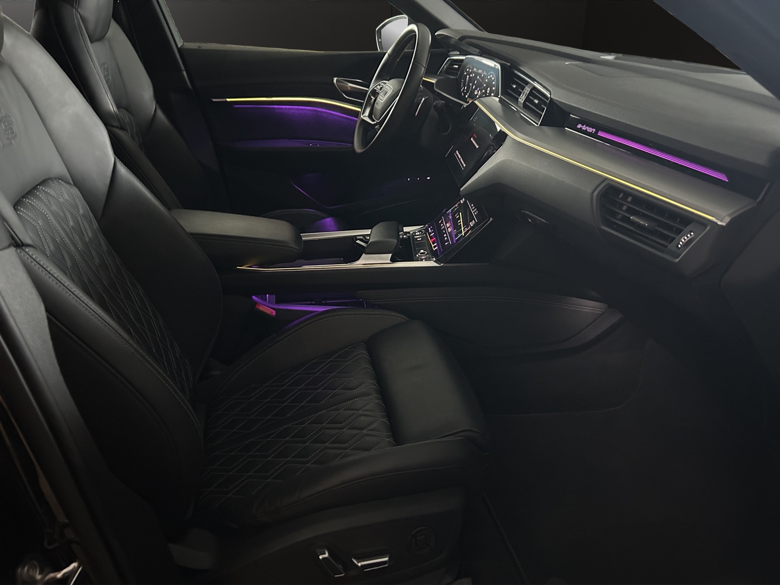 AUDI e-tron 55 S Line quattro-image-13