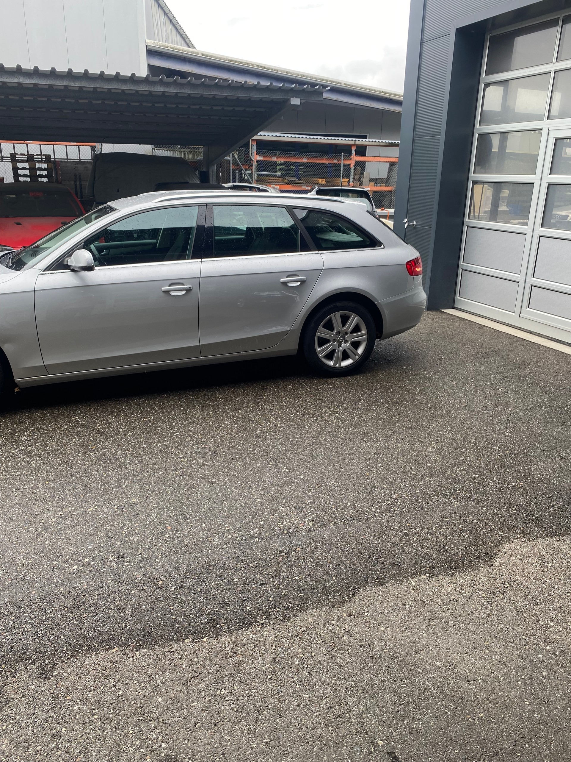 AUDI A4 Avant 2.0 TDI-image-2