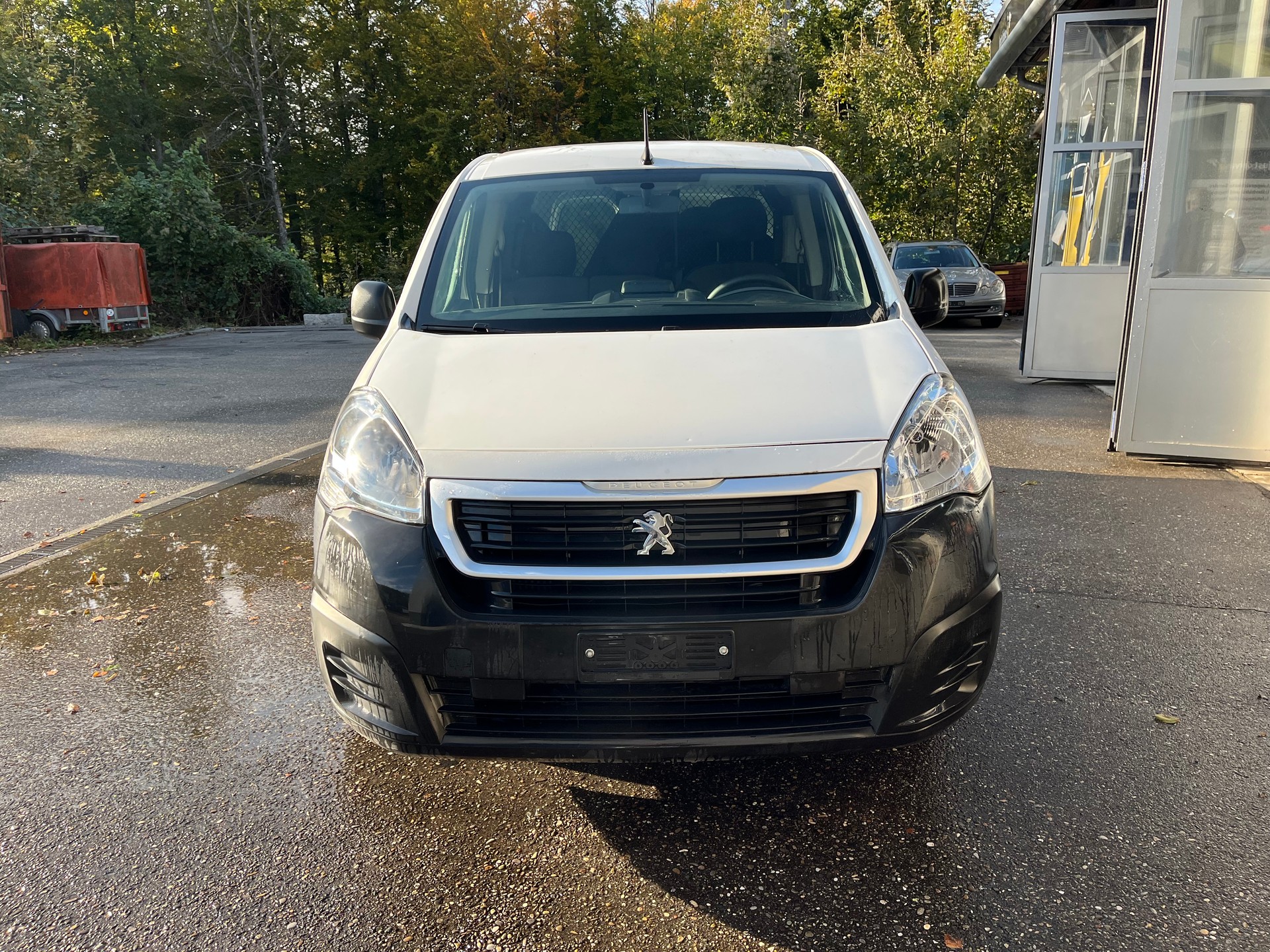 PEUGEOT Partner 1.6BlueHDI Allure-image-1