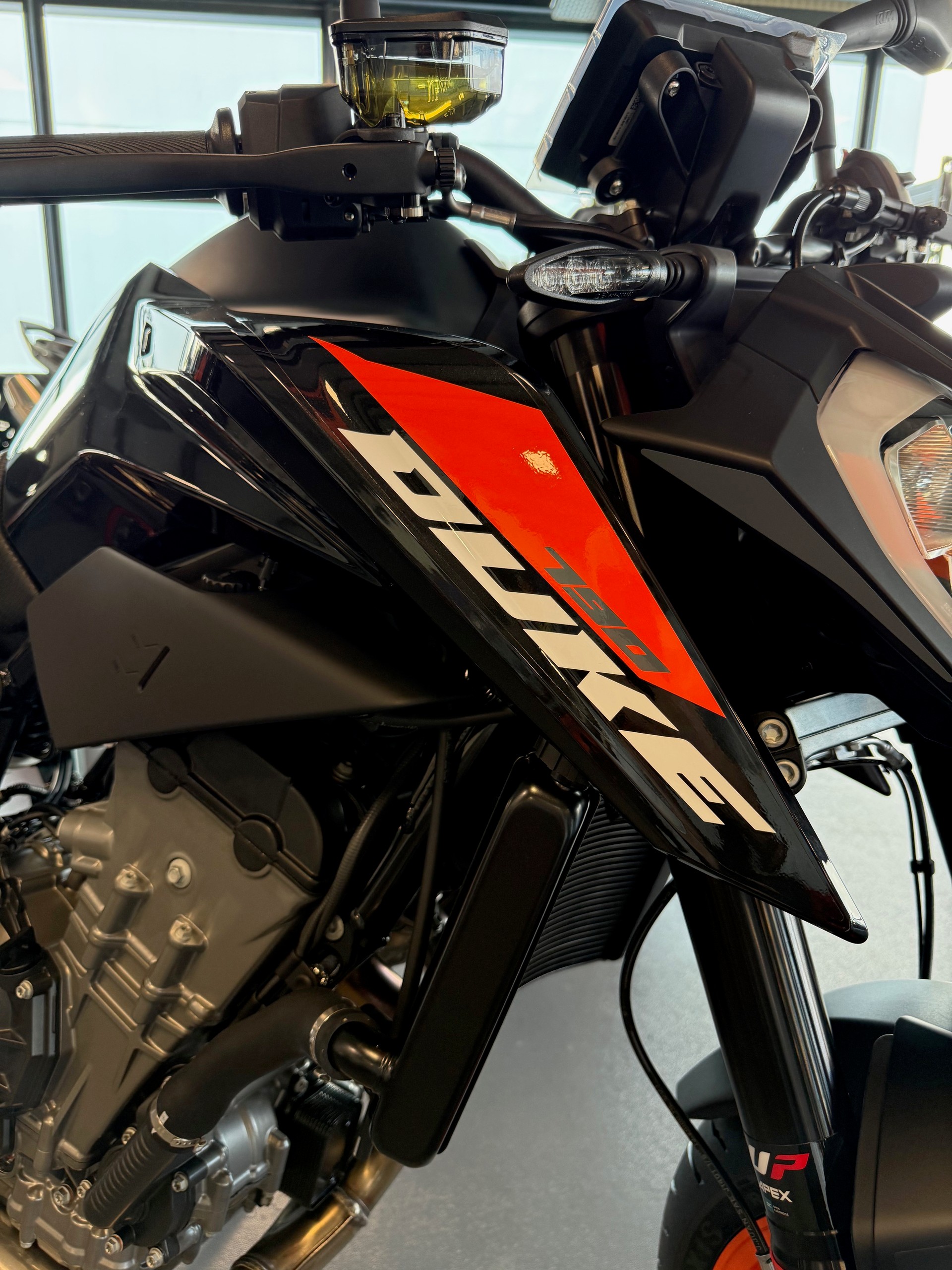 KTM 790 Duke 2026-showroom-element-3