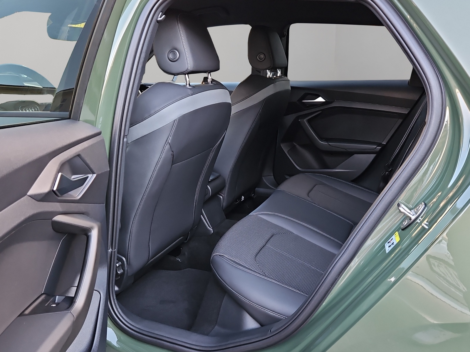 AUDI A1 Sportback 30 TFSI S Line Attraction S-tronic-image-8