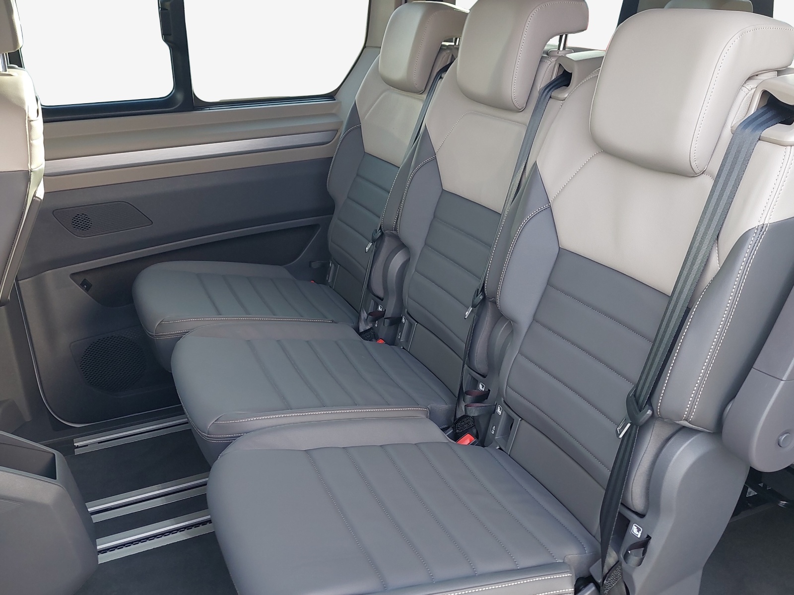 VW Multivan 2.0 TDI Style Liberty DSG-image-11
