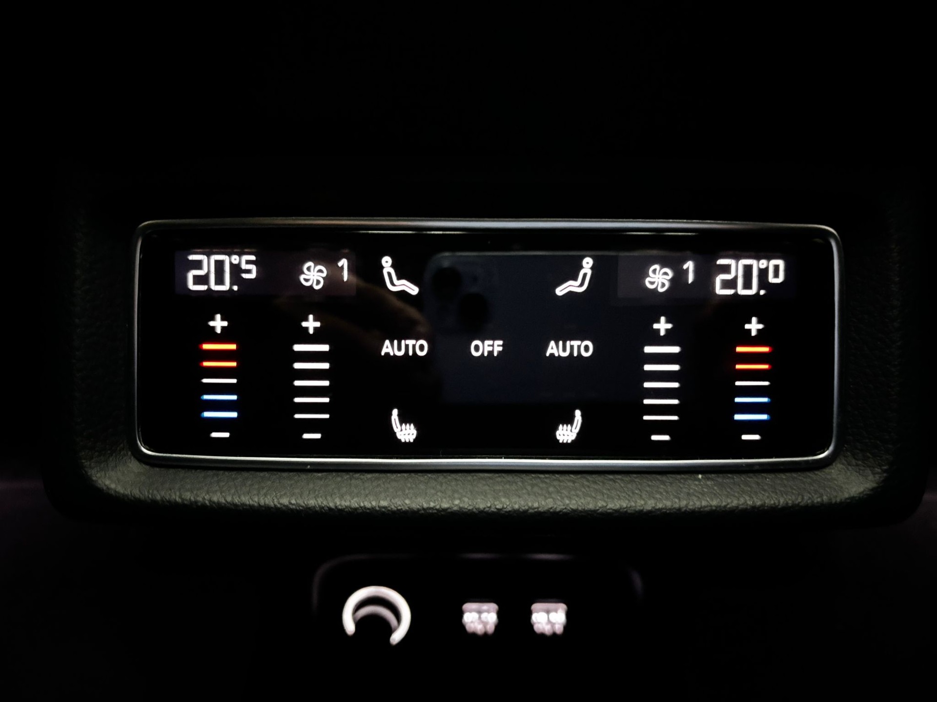 AUDI e-tron 55 quattro-image-13