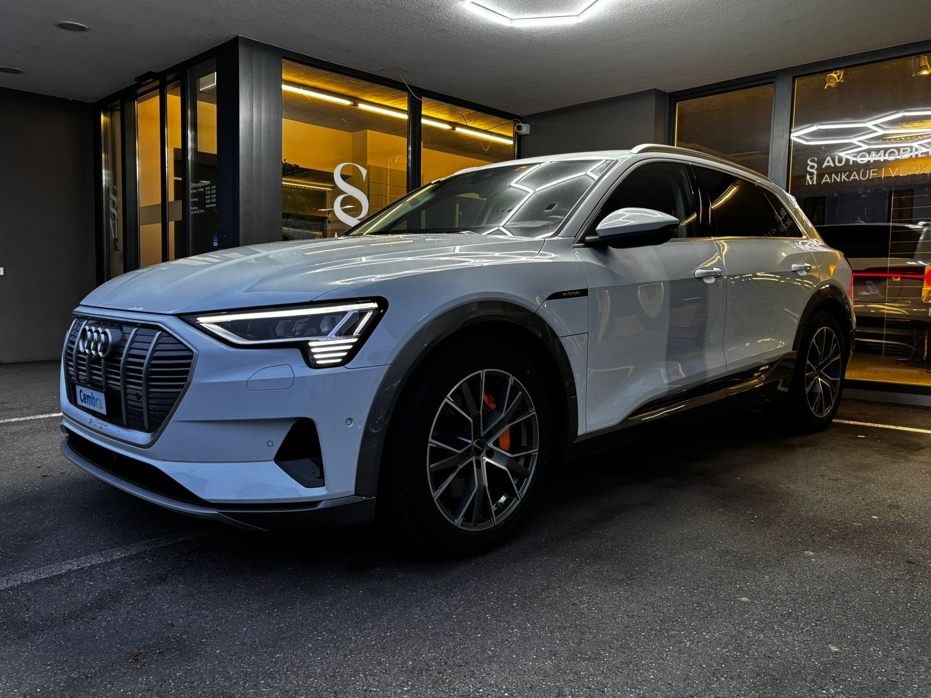 AUDI e-tron 55 quattro-image-0