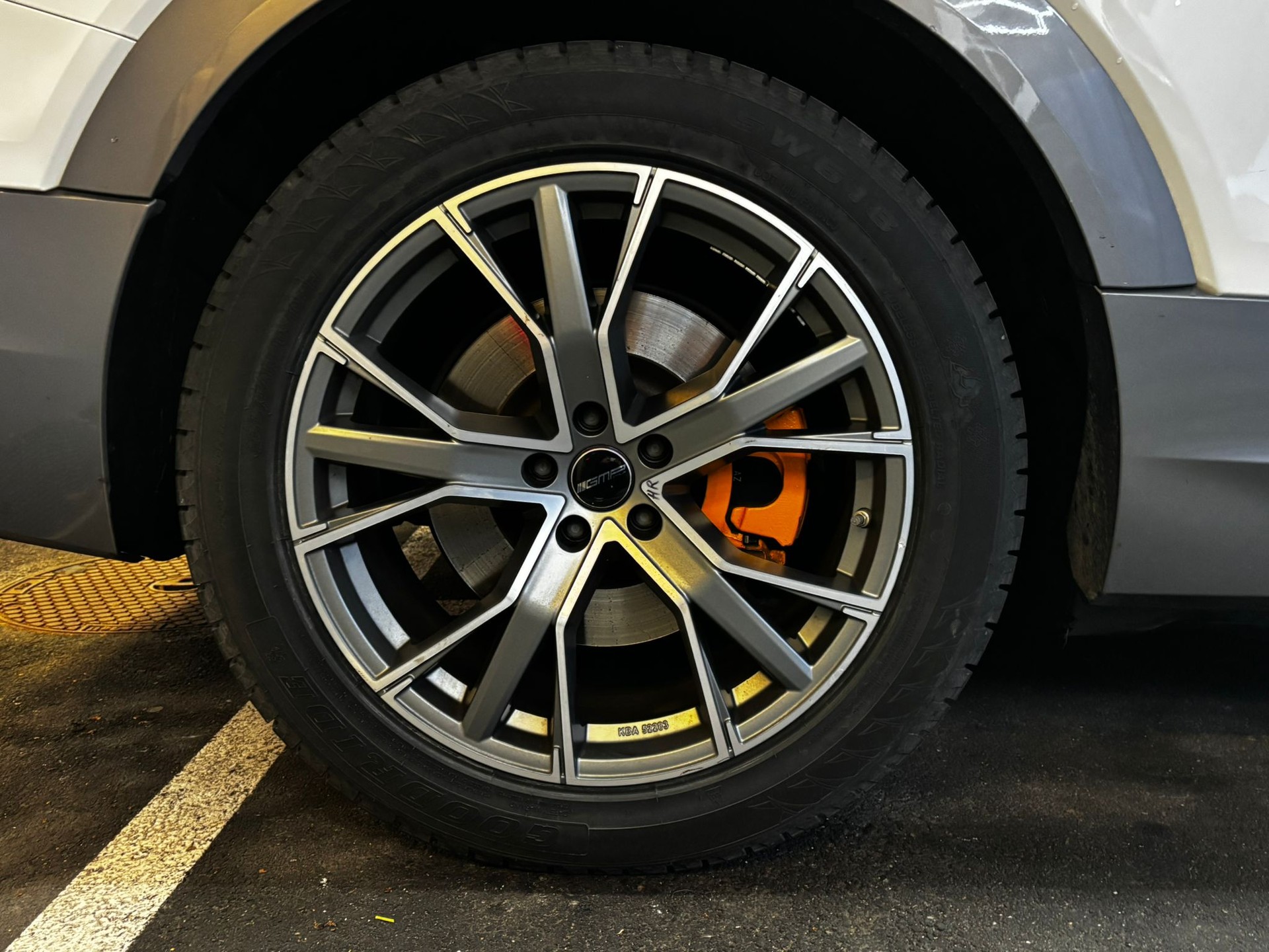 AUDI e-tron 55 quattro-image-3