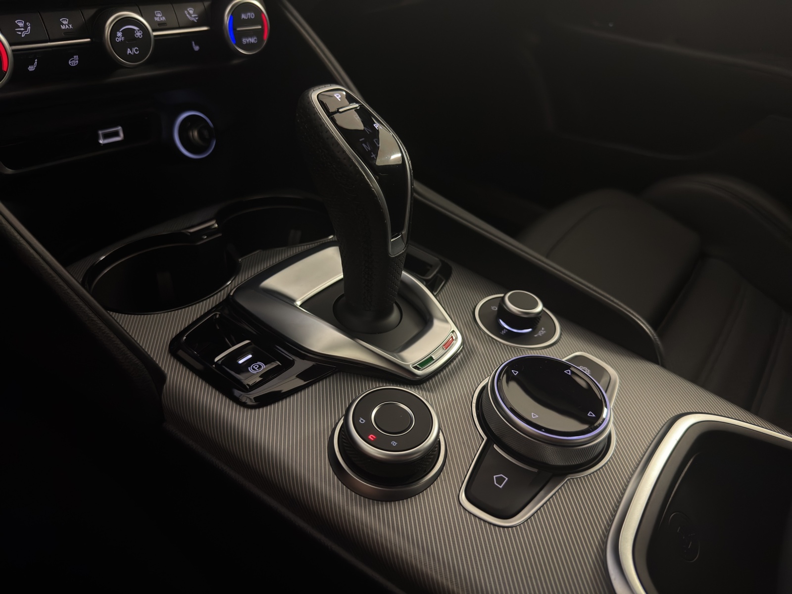 ALFA ROMEO Giulia 2.0 Q4 Veloce-image-11