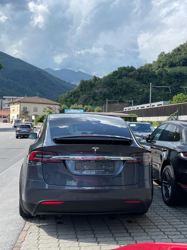 TESLA Model X 90 D-image-6