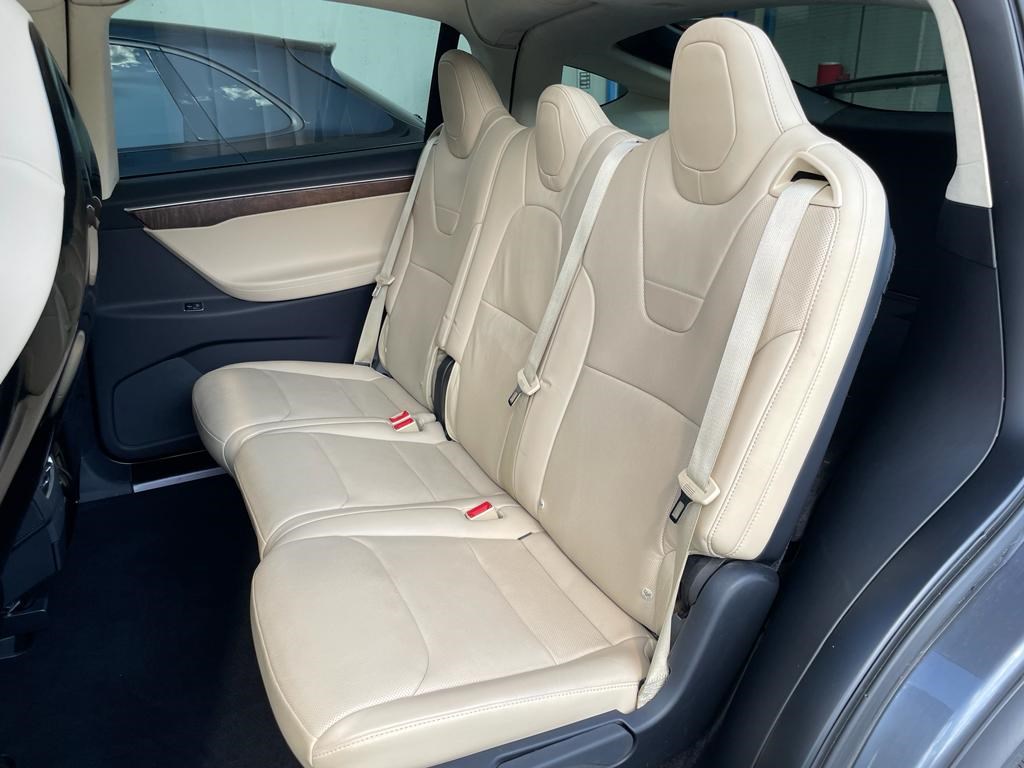 TESLA Model X 90 D-image-15