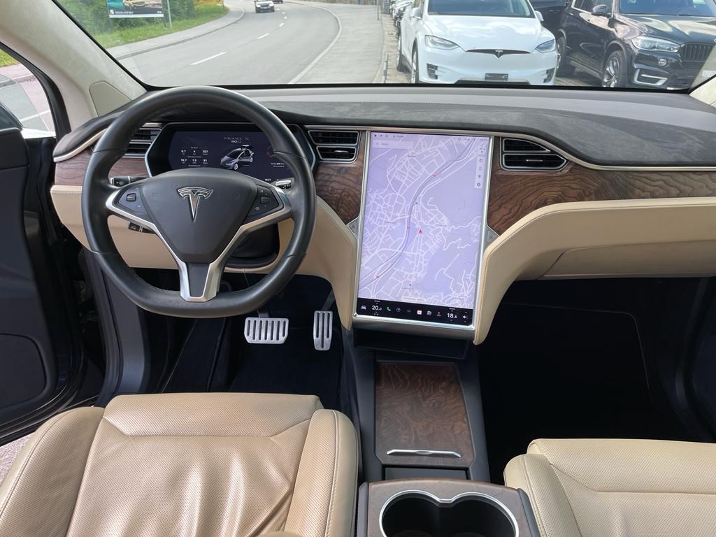TESLA Model X 90 D-image-10