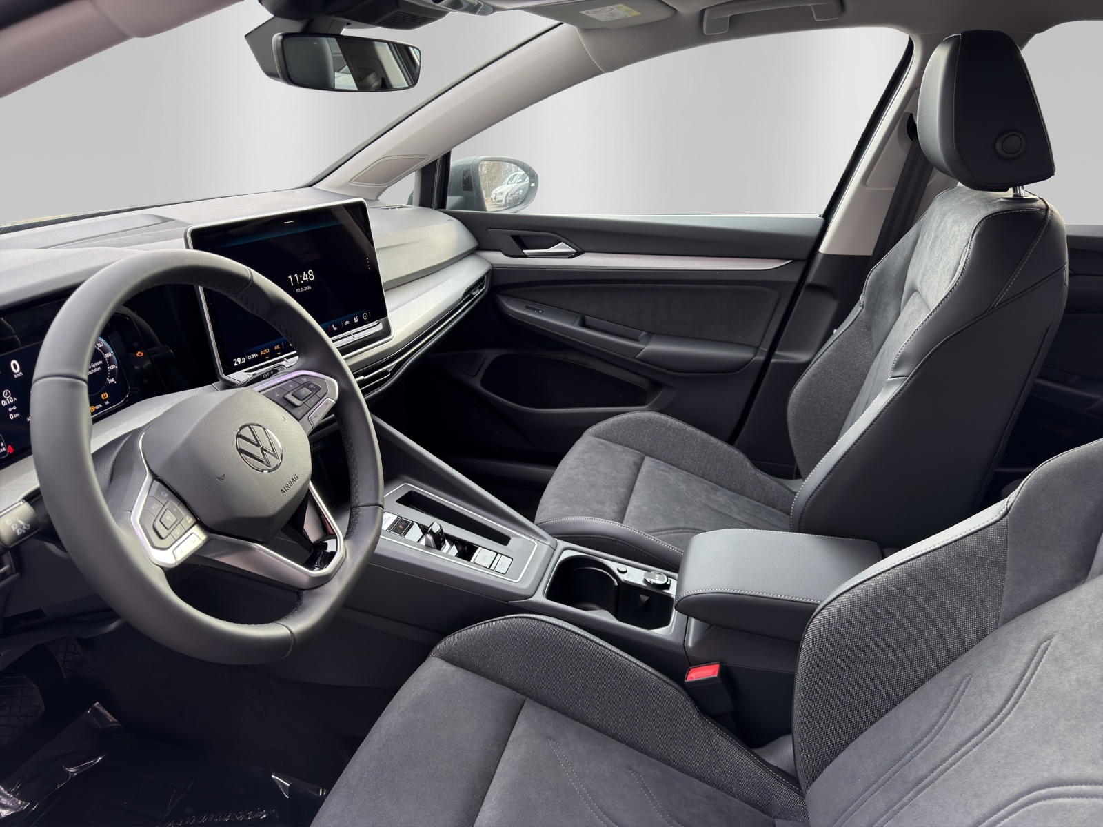 VW Golf 1.5 e TSI mHEV United DSG-image-8