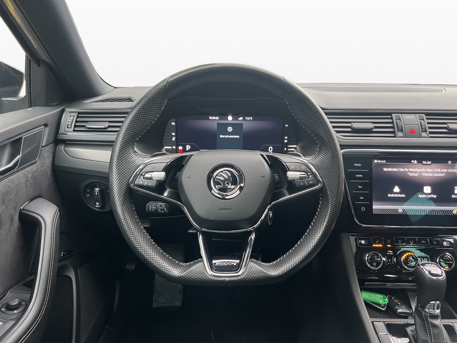 SKODA Superb Combi 2.0 TSI SportLine 4x4 DSG-image-10