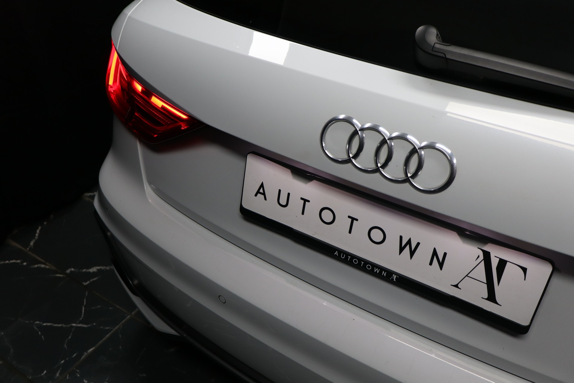 AUDI A1 Sportback 35 TFSI S Line S-tronic-image-9