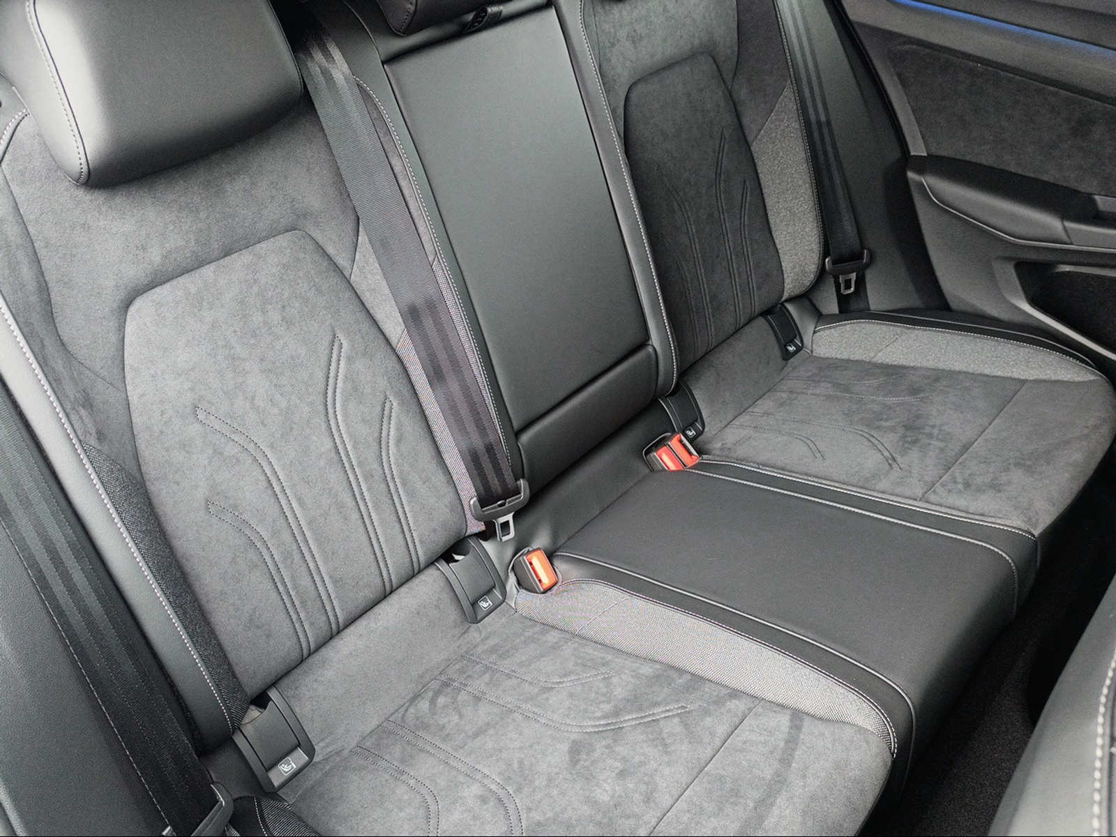 VW Golf 1.5 e TSI mHEV Life DSG-image-9