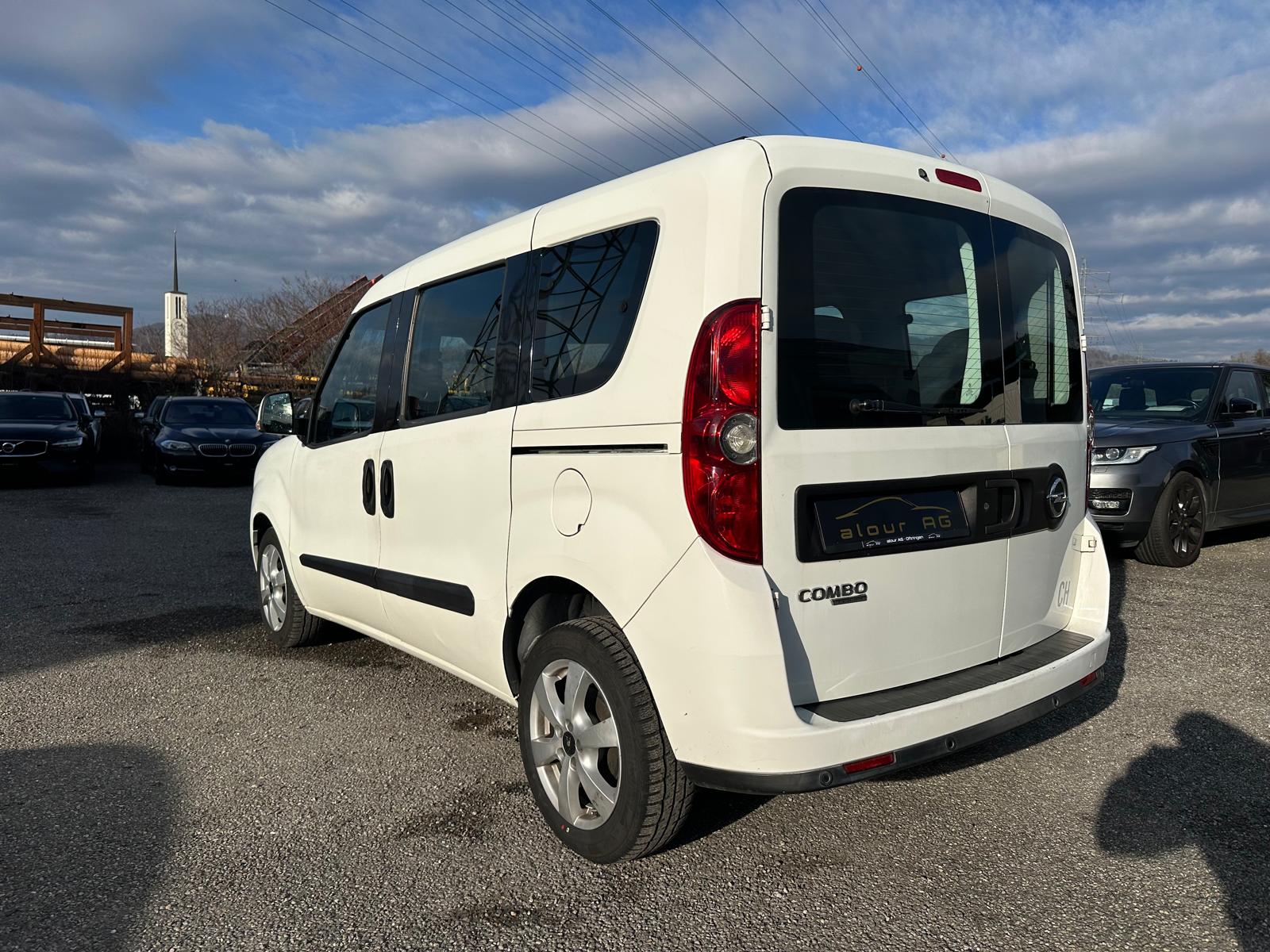 OPEL Combo 1.6 CDTi Enjoy L1H1 Automatic-image-2