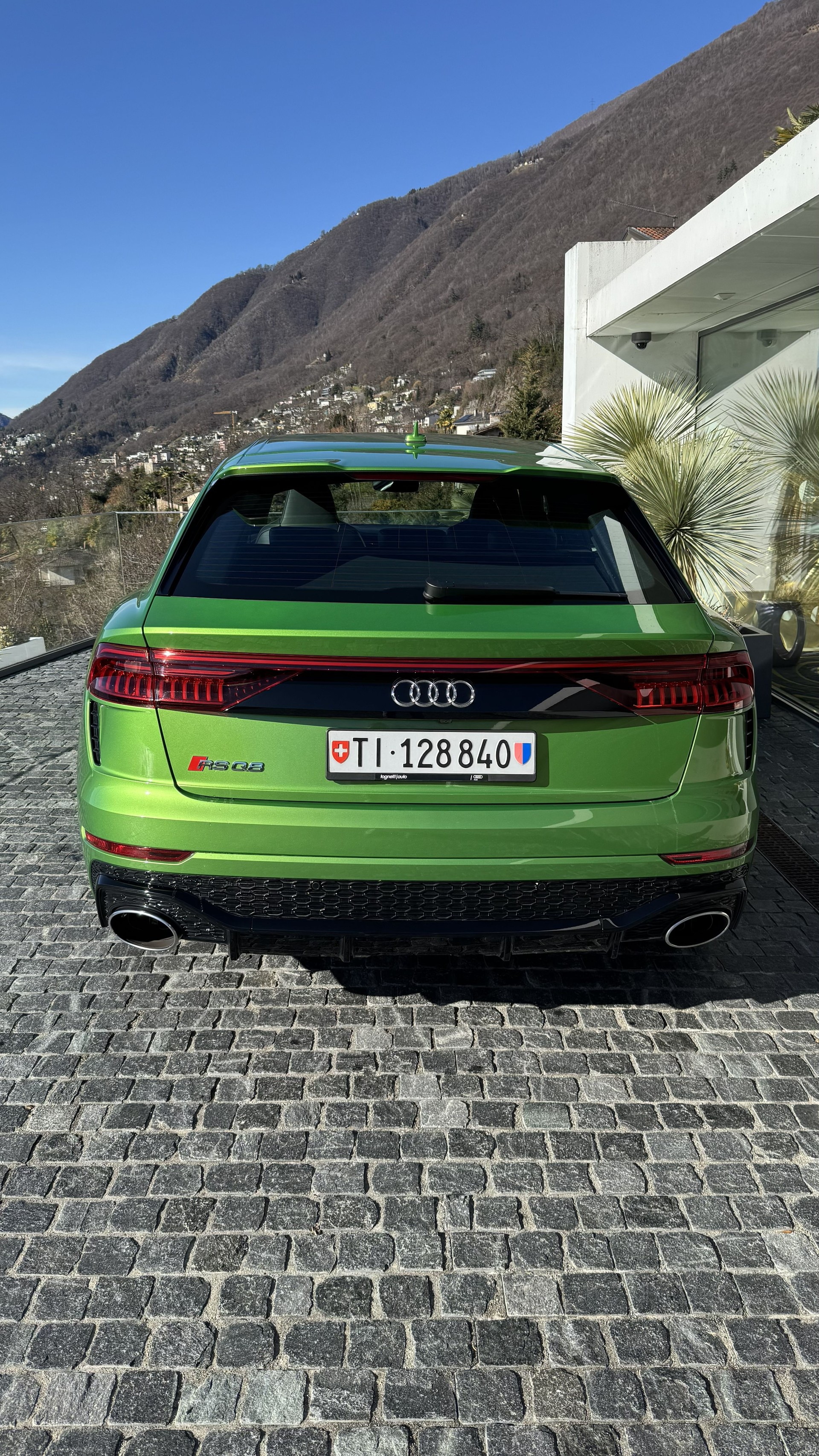 AUDI RSQ8 quattro tiptronic-image-3