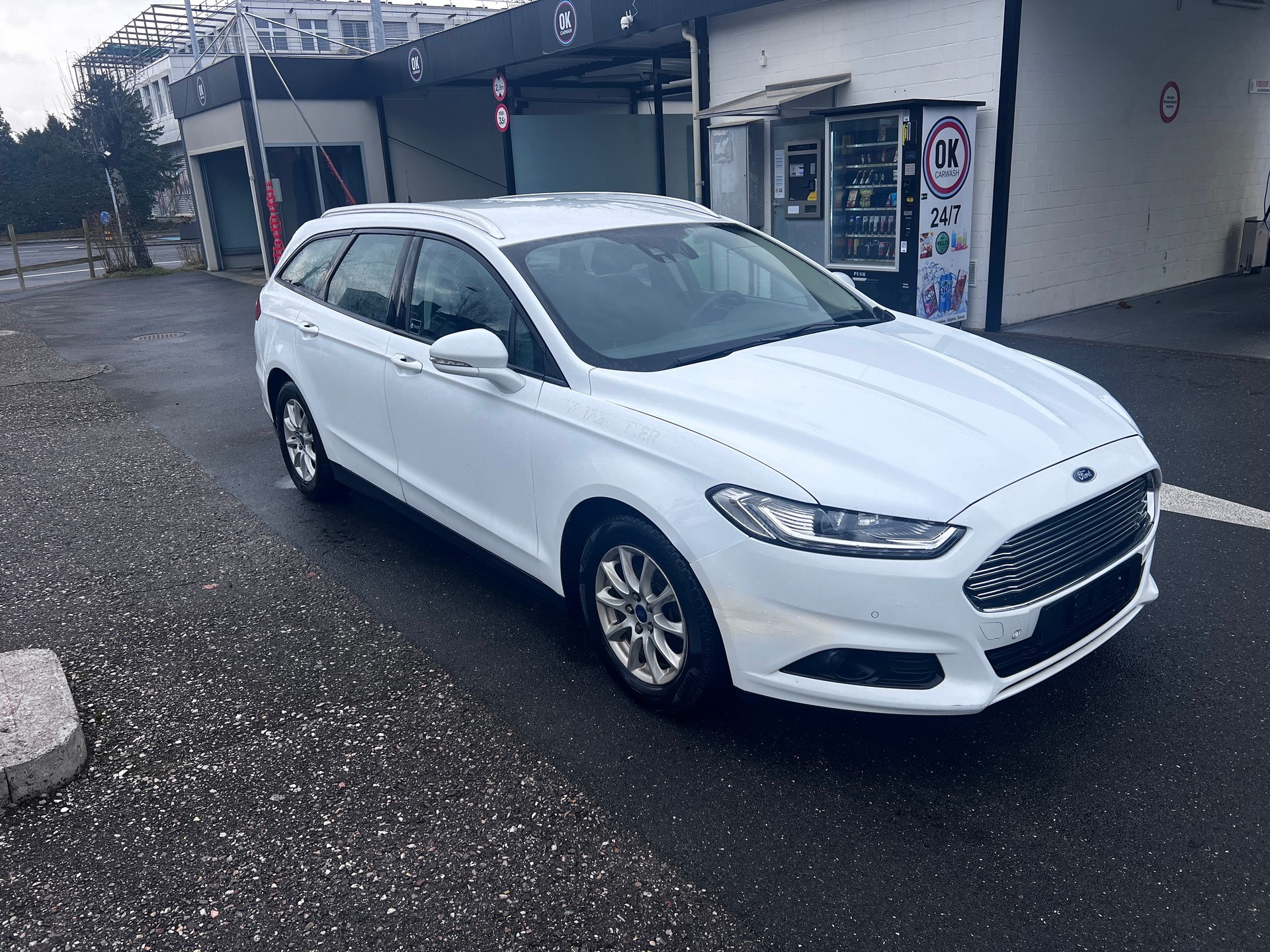 FORD Mondeo 2.0 TDCi Vignale PowerShift-image-1