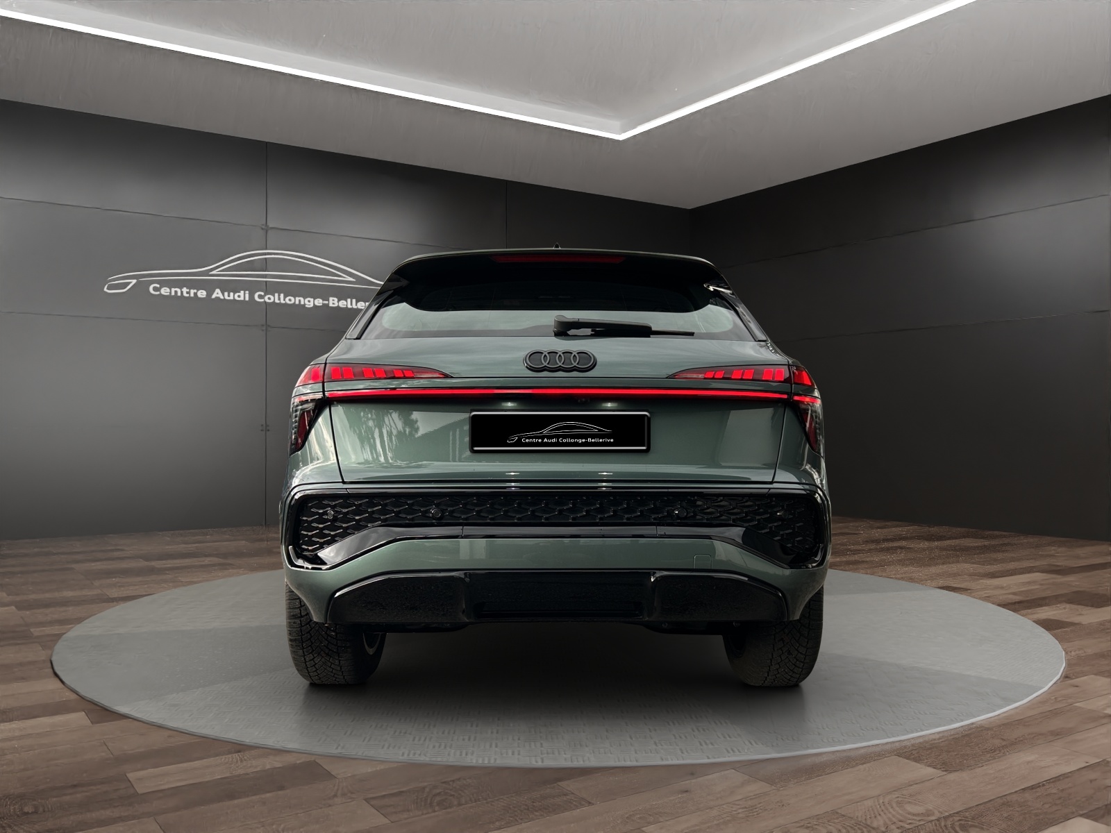 AUDI Q3 SUV 110 kW TFSI S tronic-image-4