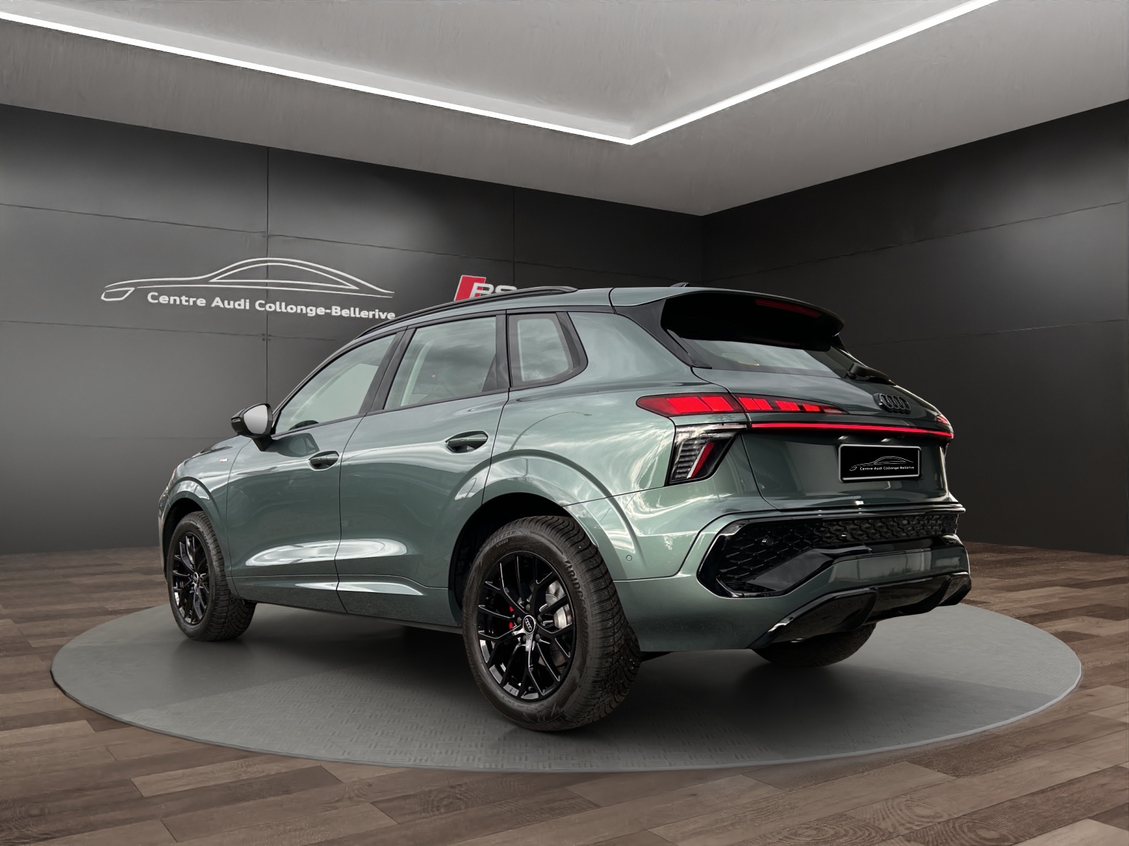 AUDI Q3 SUV 110 kW TFSI S tronic-image-3