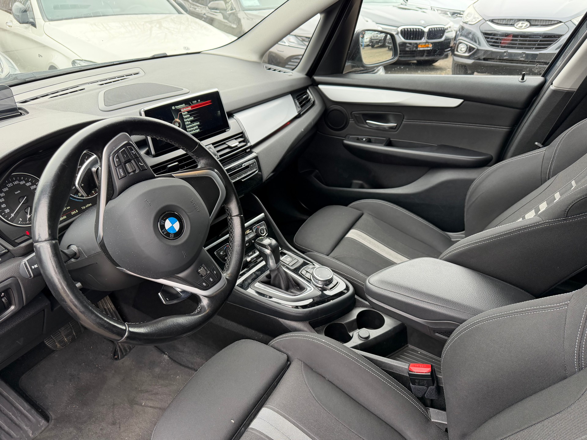 BMW 220d xDrive Gran Tourer Luxury Line Steptronic-image-5