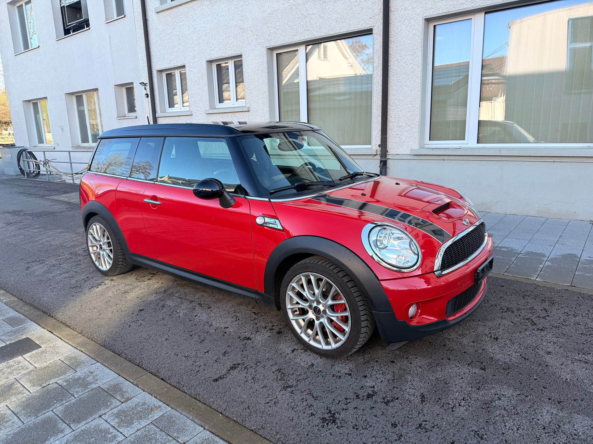 MINI Clubman Cooper John Cooper Works-image-3