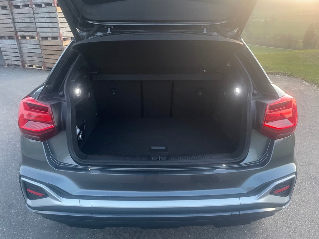 AUDI 35 TFSI S tronic S line-image-6