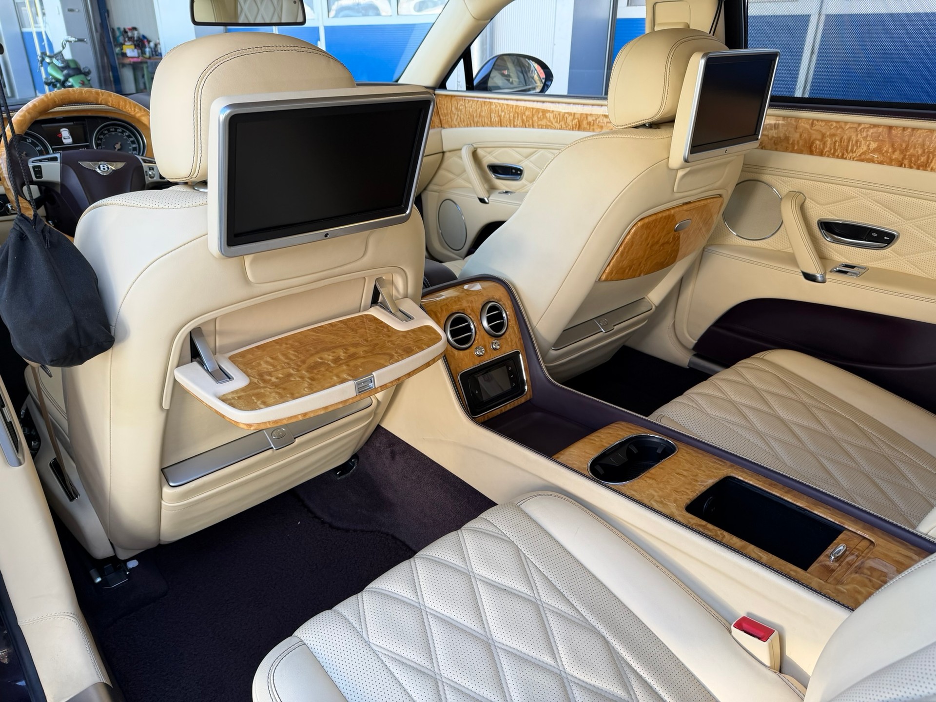 BENTLEY Flying Spur 6.0-image-13