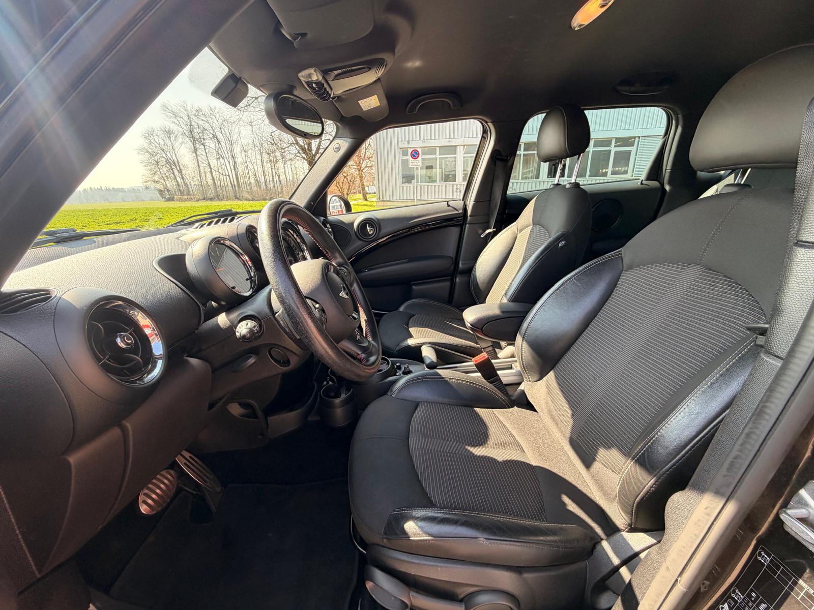 MINI Countryman Cooper S ALL4 Snowhill Steptronic *John Cooper Works Package*-image-9