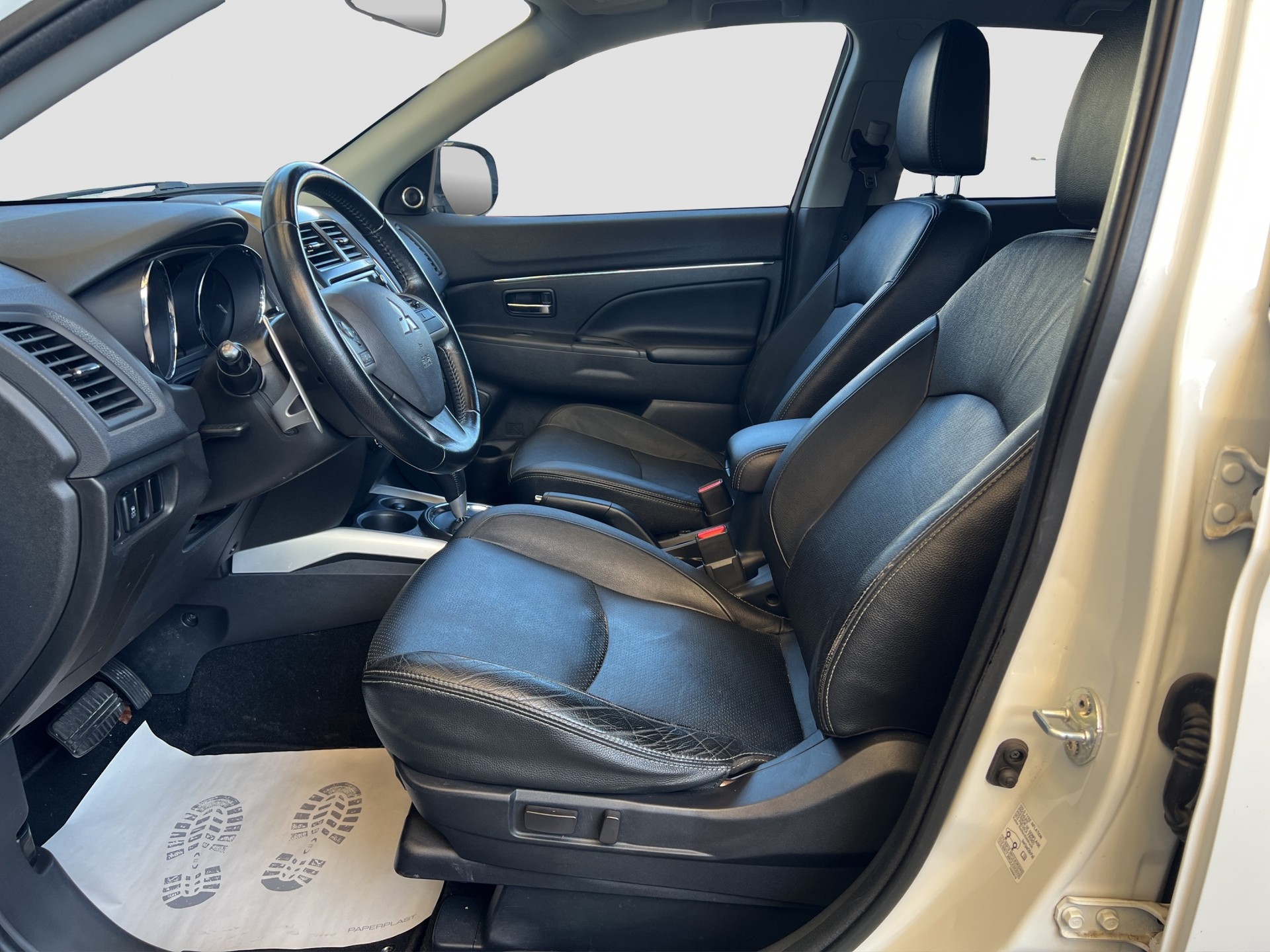 MITSUBISHI ASX 2.2 DID Navigator 4WD Automatic-image-8