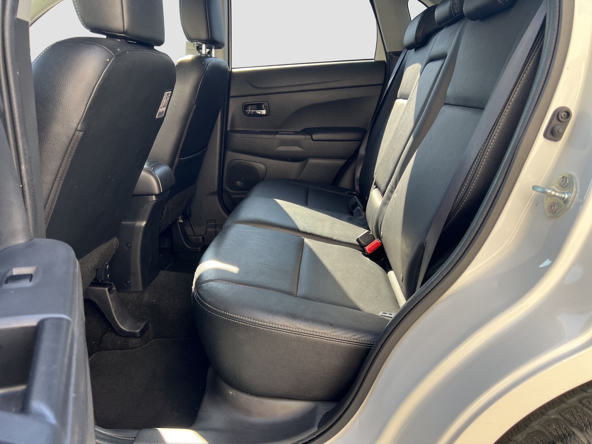 MITSUBISHI ASX 2.2 DID Navigator 4WD Automatic-image-9