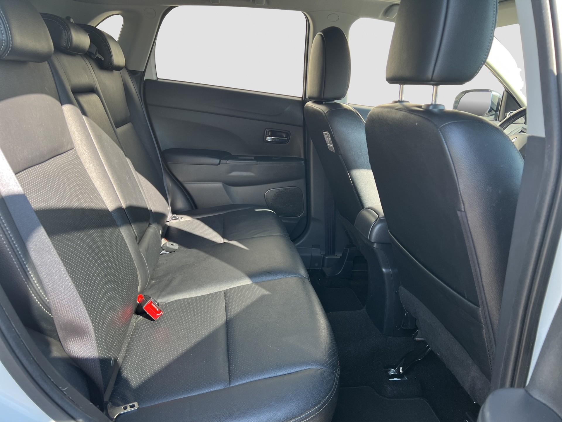 MITSUBISHI ASX 2.2 DID Navigator 4WD Automatic-image-14