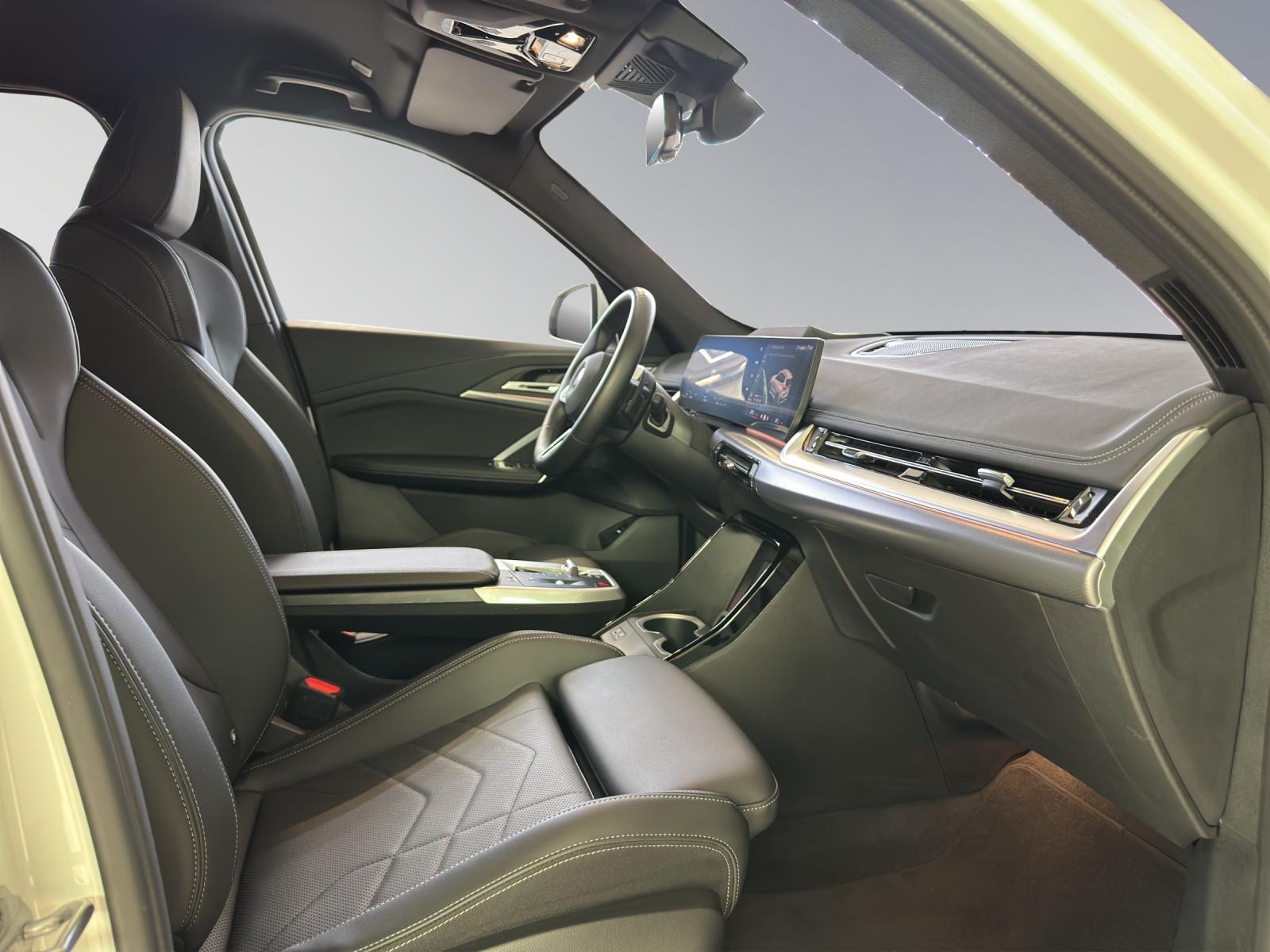 BMW X1 23i xDrive M Sport-image-16