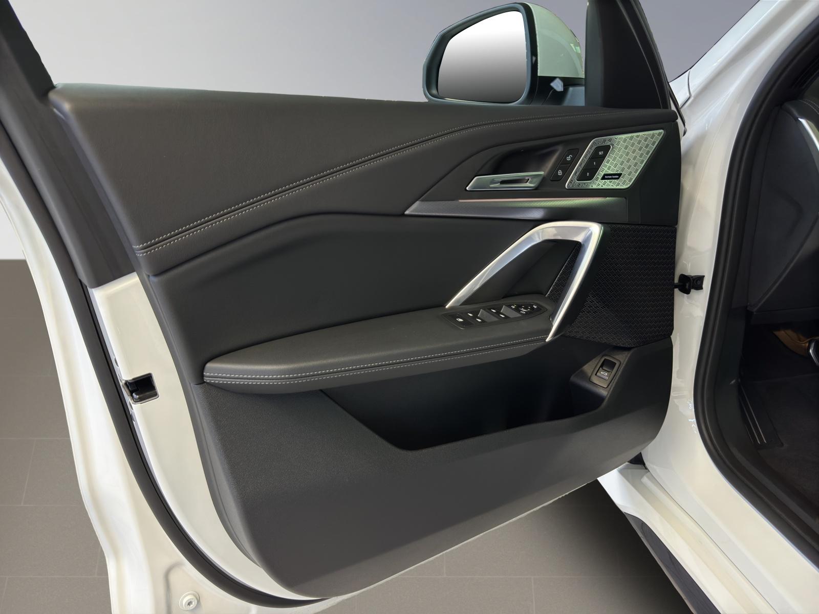 BMW X1 23i xDrive M Sport-image-17